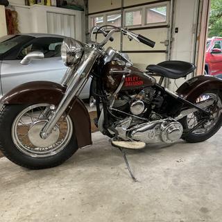 V-Twin Manufacturing Black Corbin Gentry Leather Thin Solo Seat