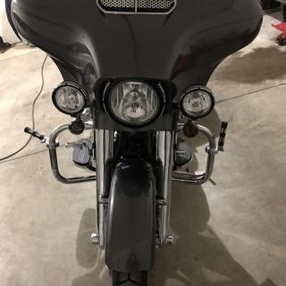 thumbnail image 2 of Shiny Chrome Honeycomb Mesh Grill For Harley Street Glide 2014-2018 – Front Fairing Vent Screen Cover 2 of 4