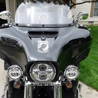 Kuryakyn Gloss Black Windshield Screw Set for Batwing Fairing
