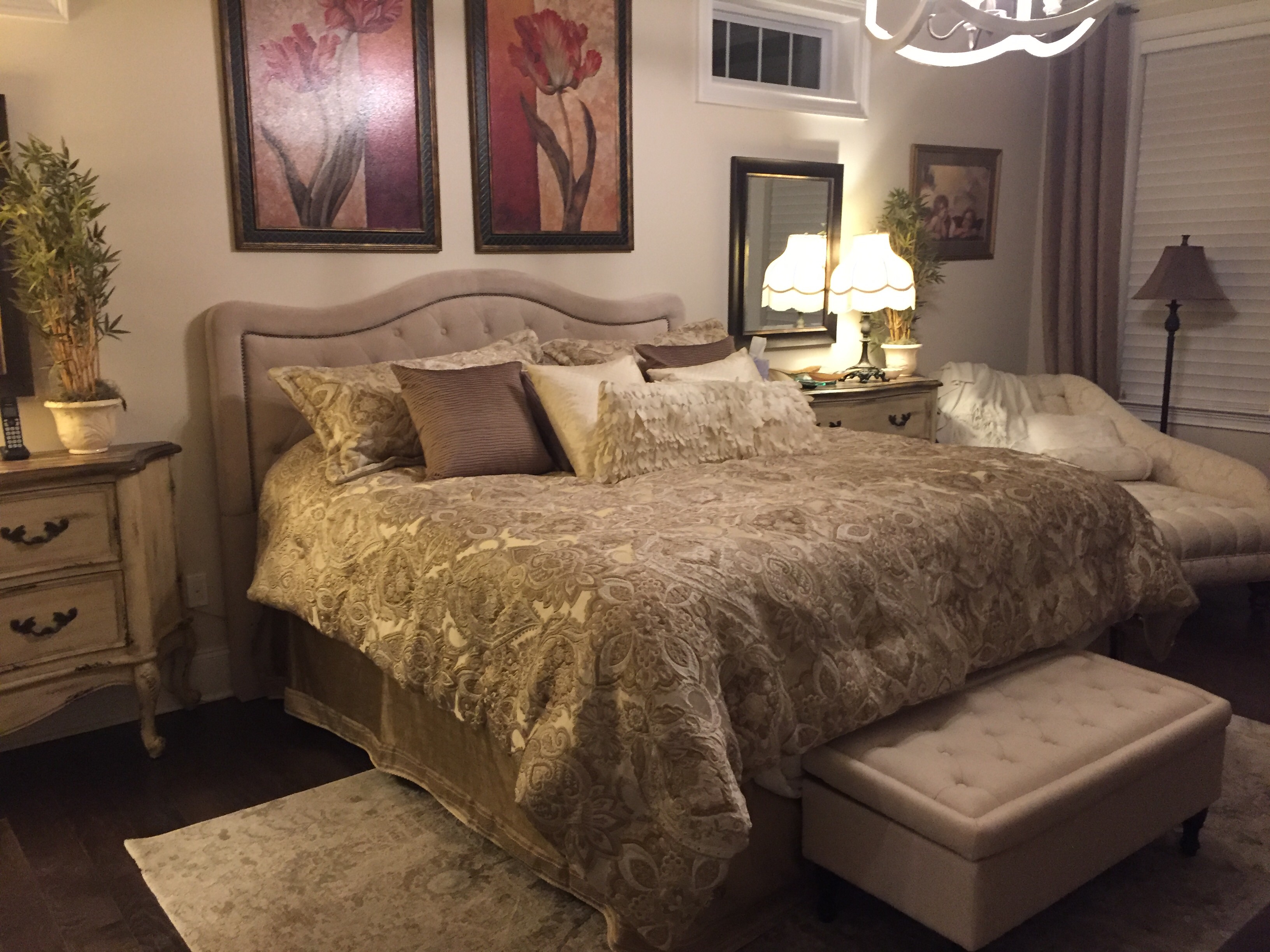 J. Queen New York Sandstone Queen 4 Piece Comforter Set | Ashley