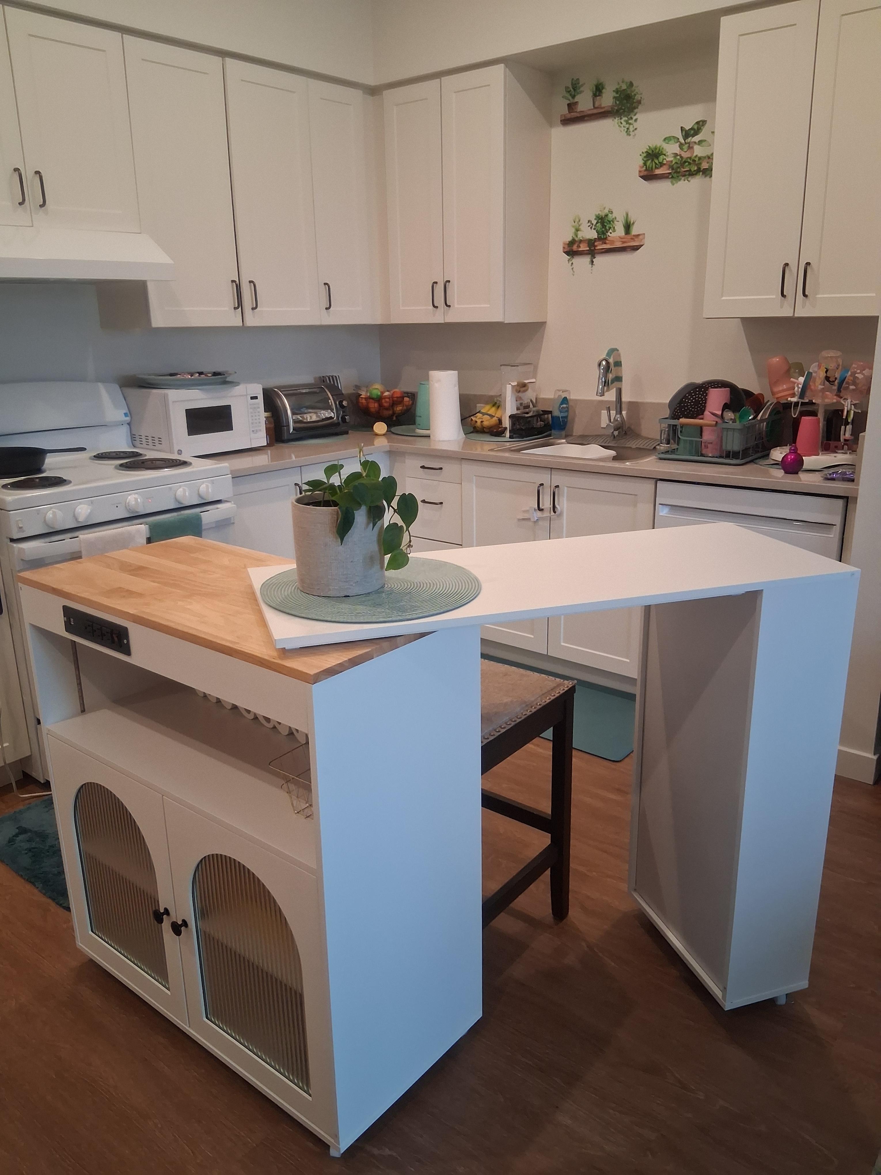 Dovelina Zenyra Kitchen Island With Extended Table | Ashley