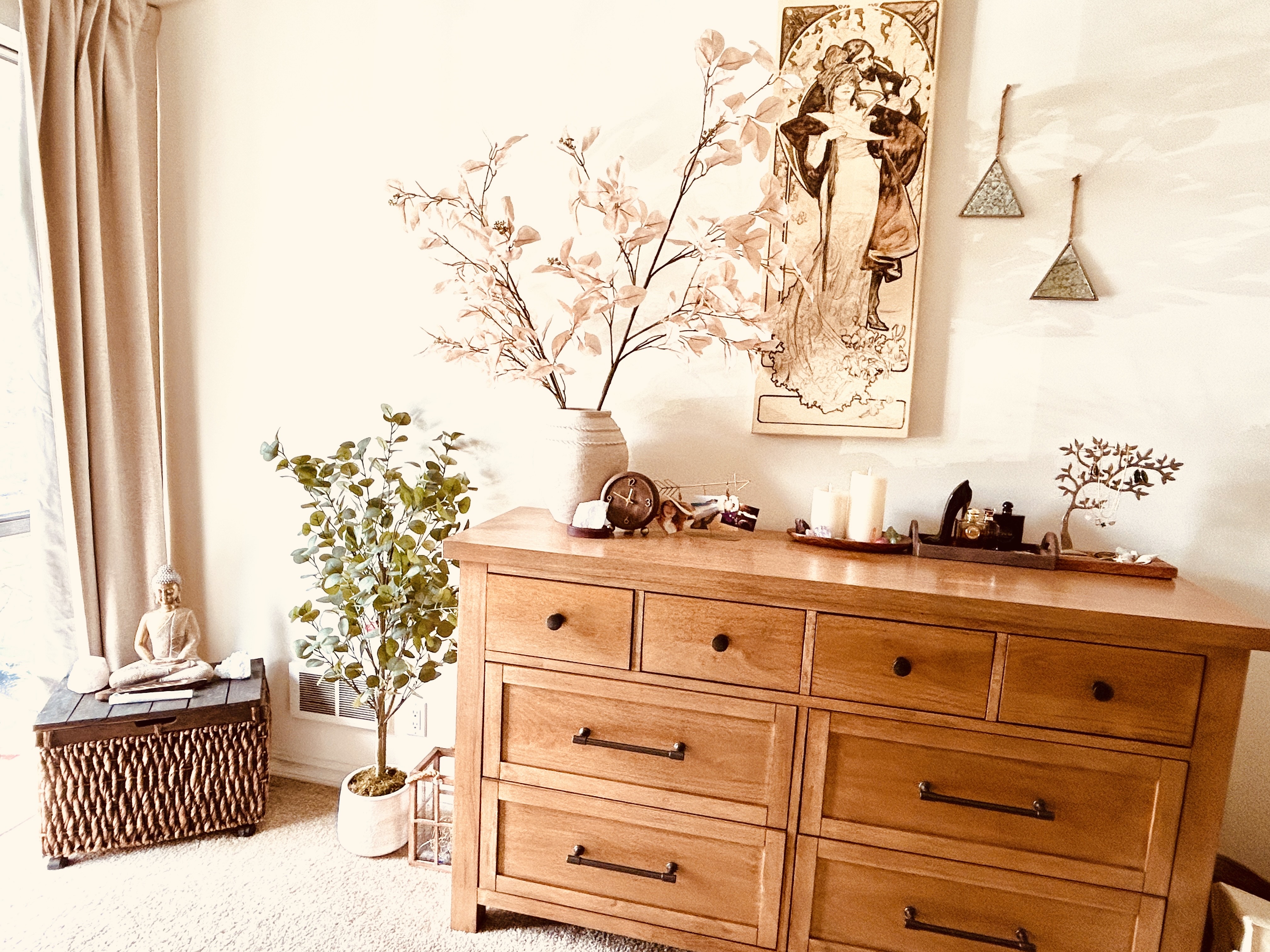Kristiland Queen Panel Bed with Mirrored Dresser | Ashley