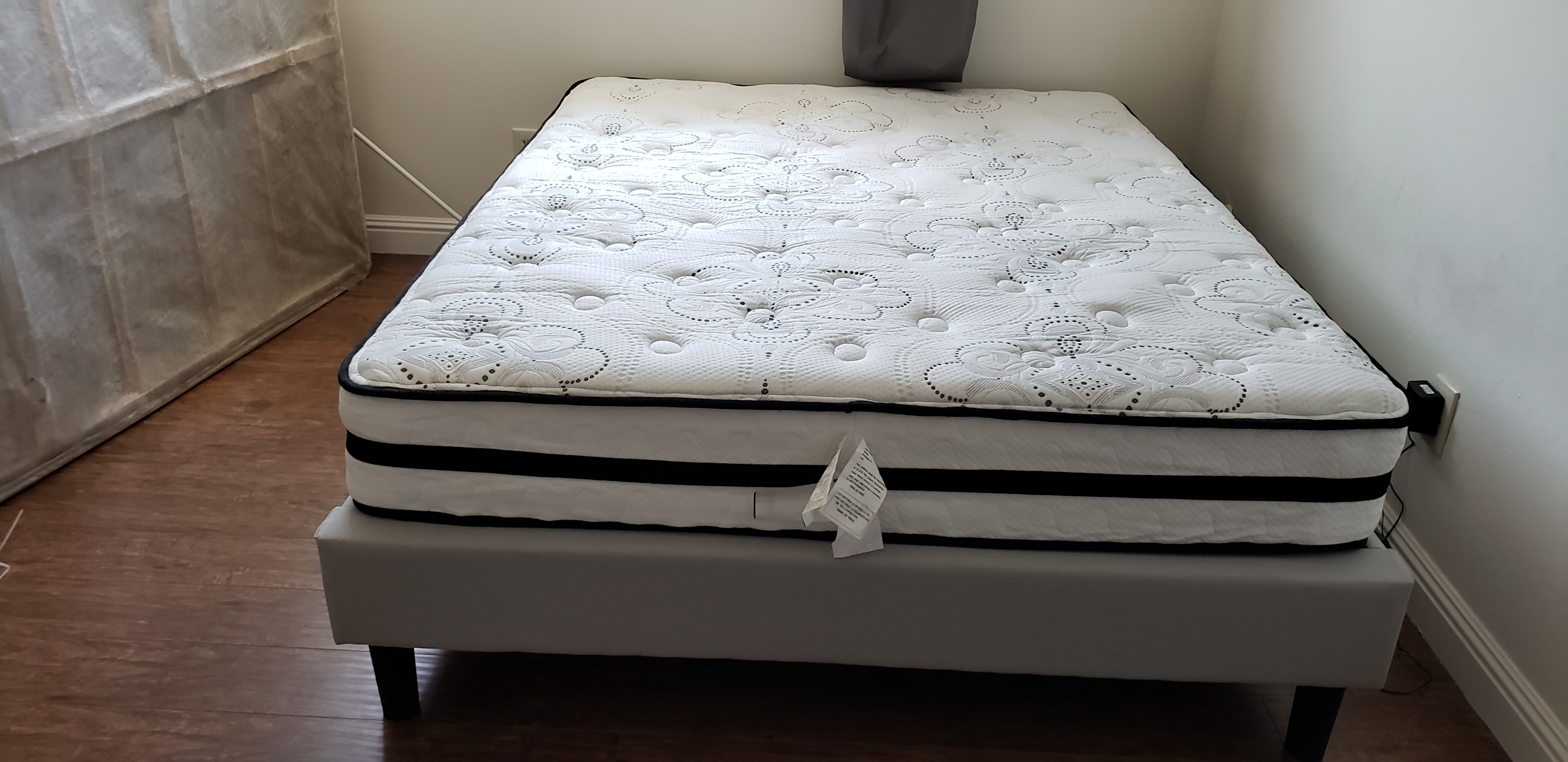 Chime 10 Inch Hybrid Queen Mattress with Foundation | Ashley