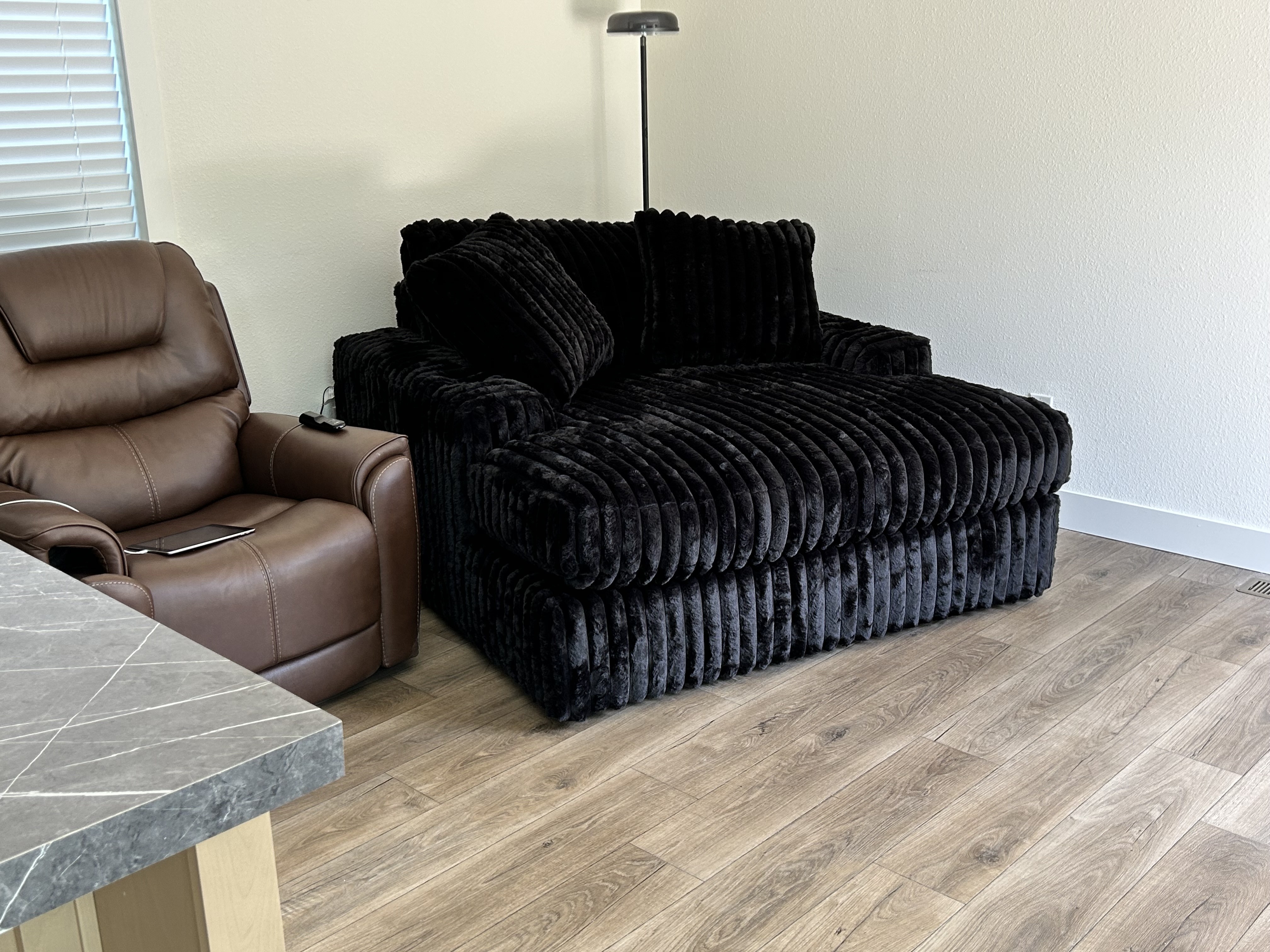 Midnight-Madness Chaise | Ashley