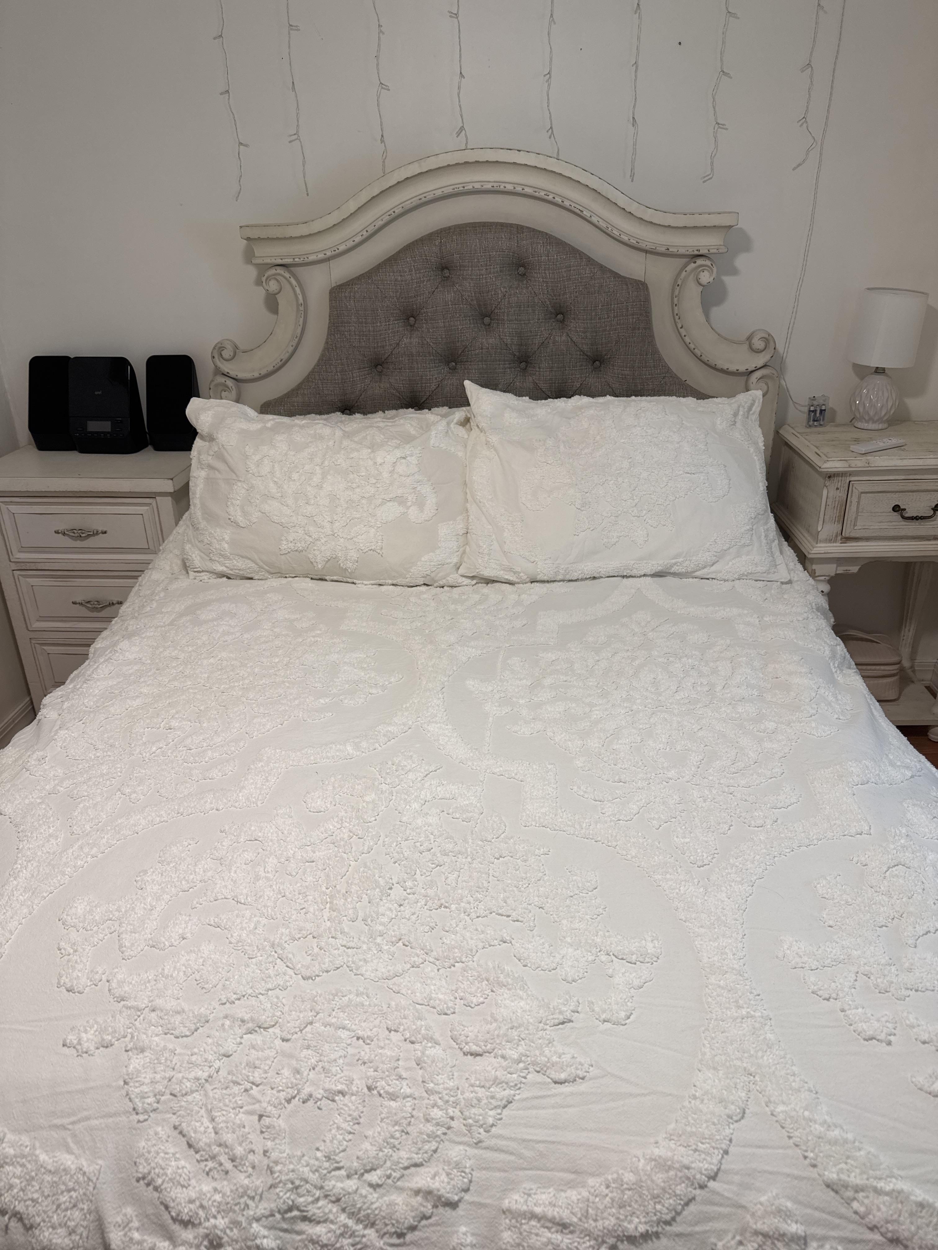 Eugenia 3 Piece Tufted Cotton Chenille Damask Full/Queen Comforter