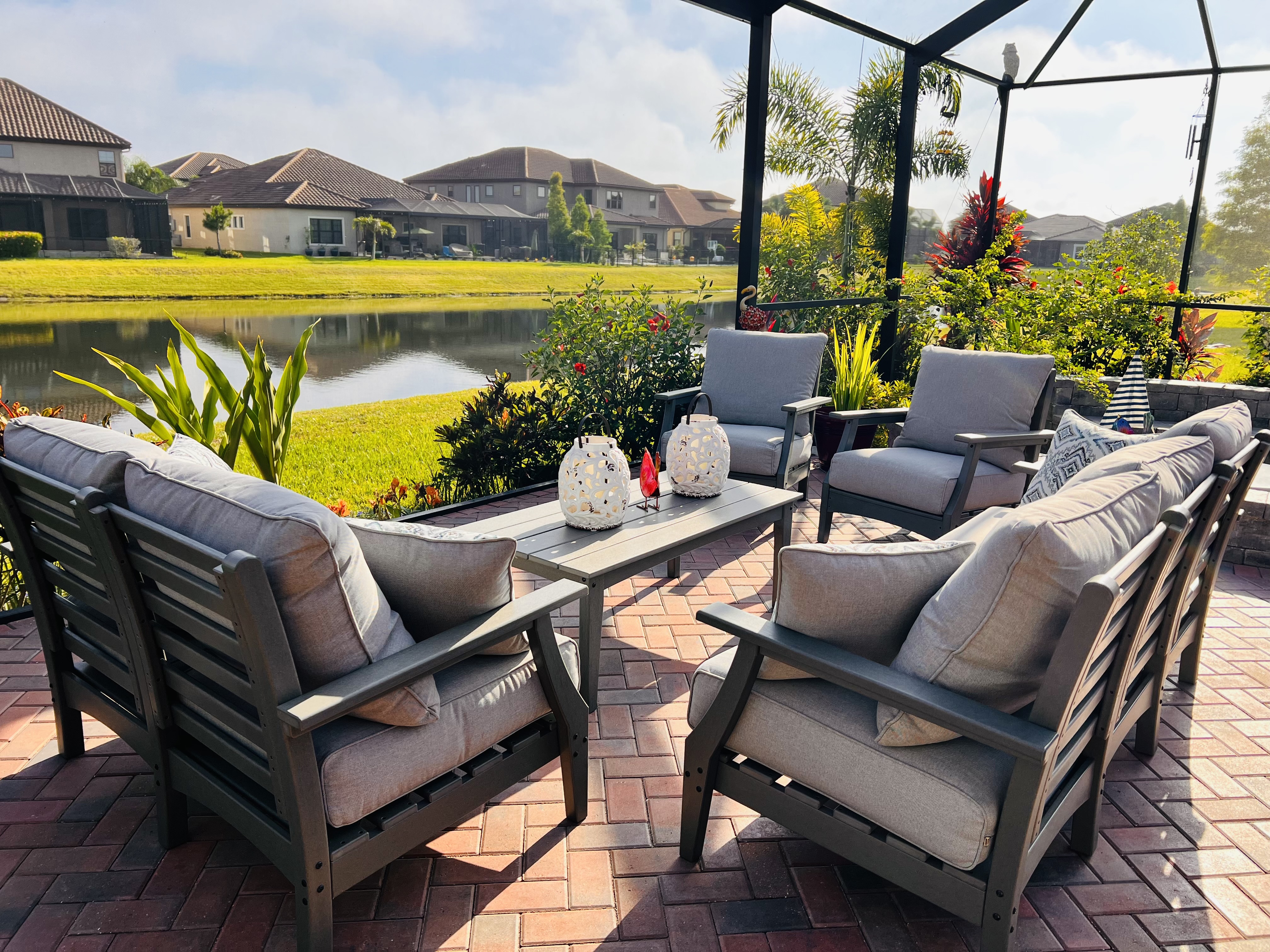 Visola Outdoor Loveseat | Ashley