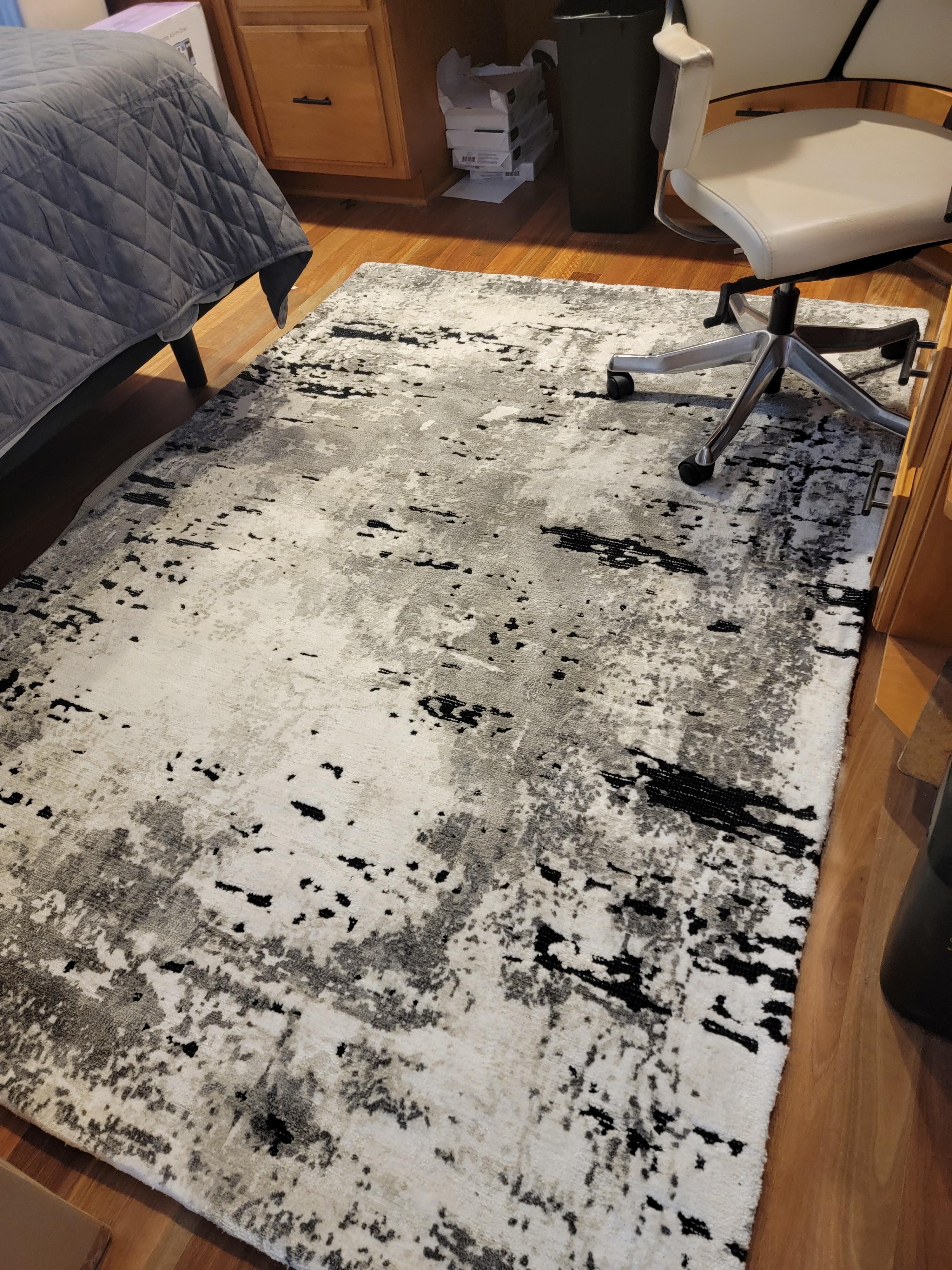 Aworley 5' x 7' Rug | Ashley