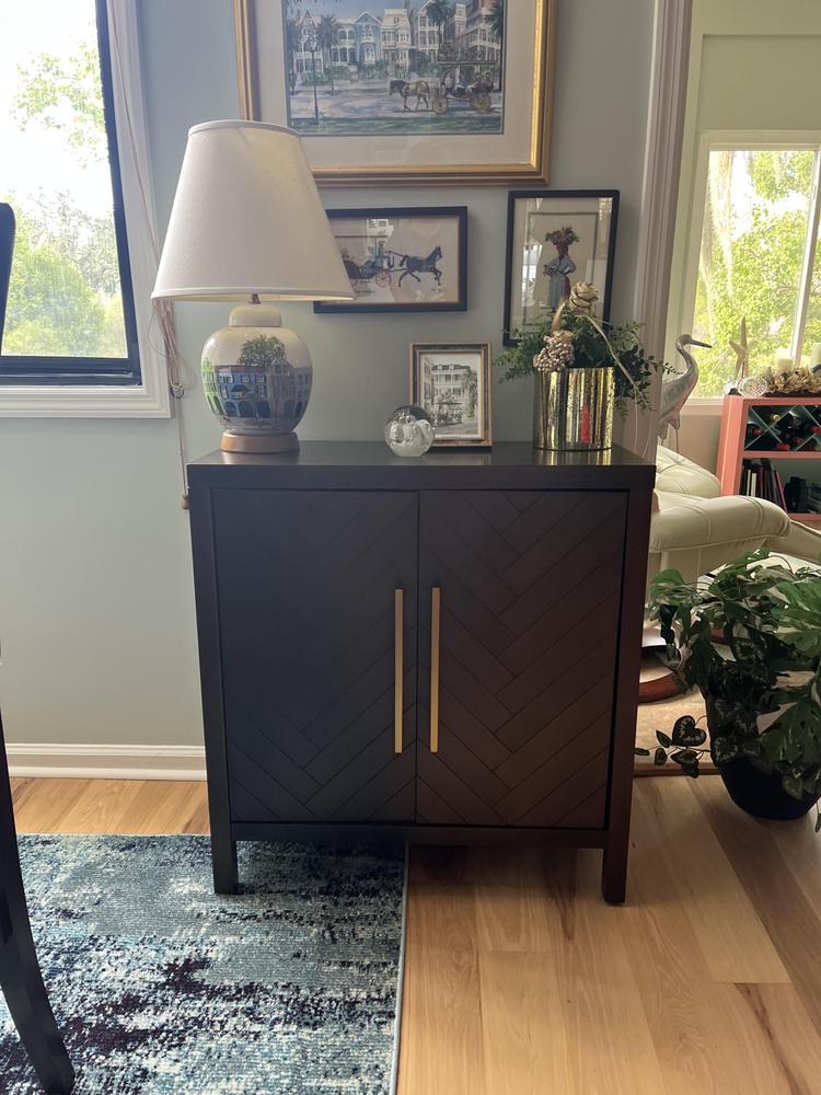 クアトロクアルティ　リプロダクト　スペースエイジ　ミッドセンチュリー Crosley Darcy Accent Cabinet | Ashley