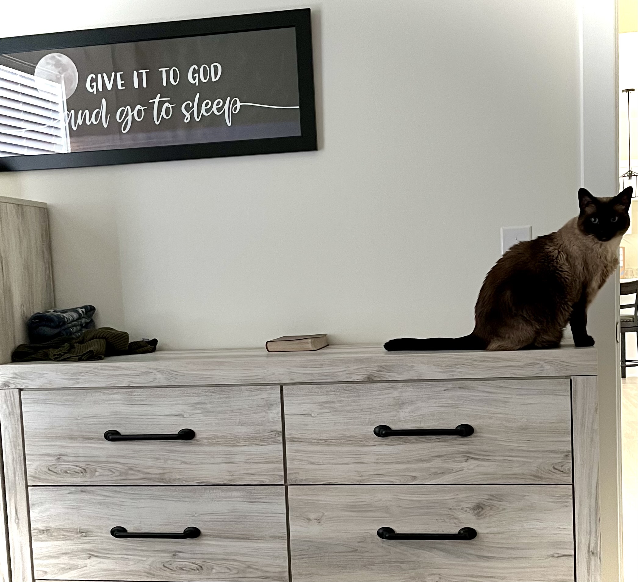 Cambeck 5 Drawer Chest of Drawers | Ashley