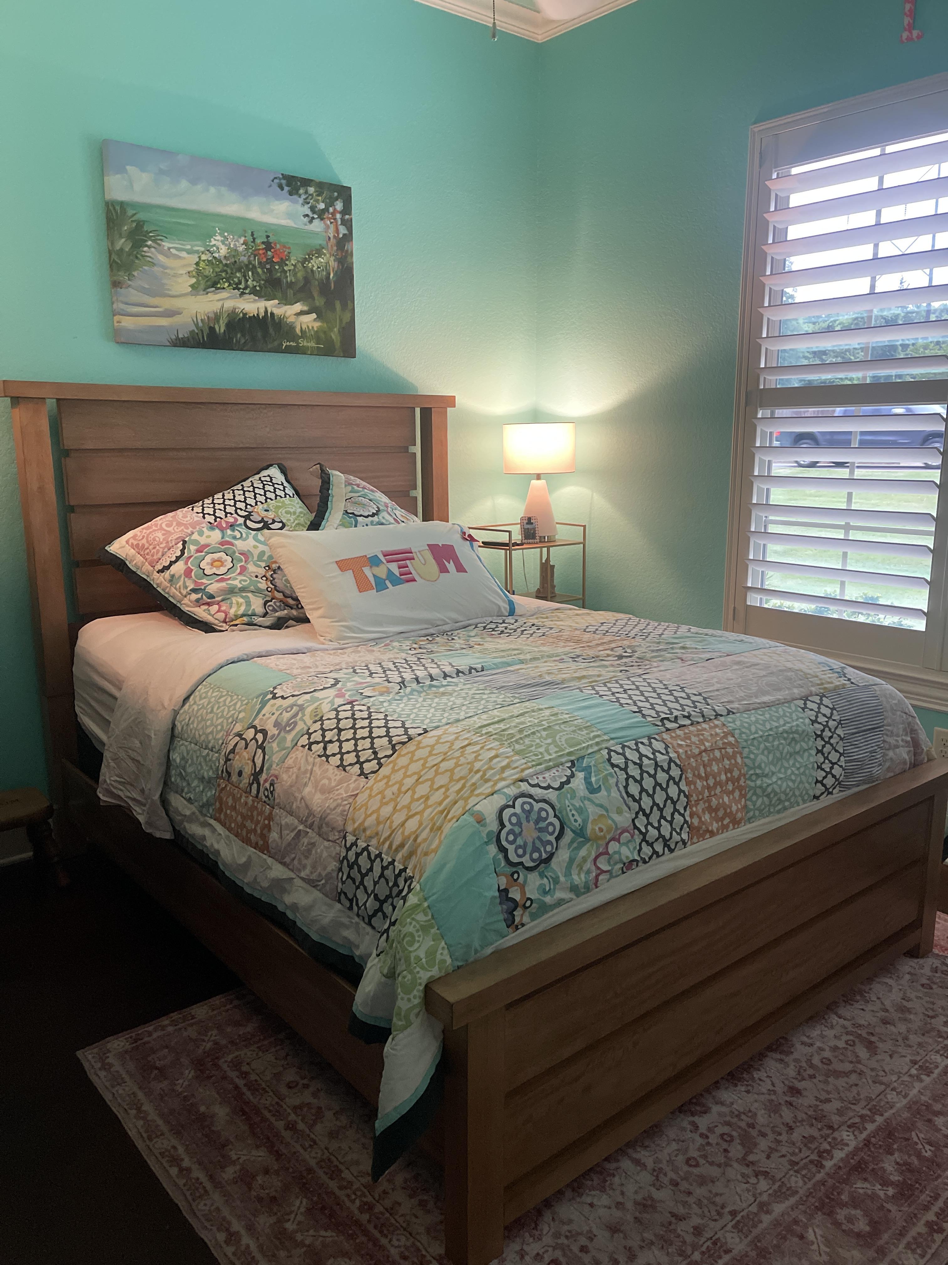 Kristiland Queen Panel Bed with Mirrored Dresser | Ashley