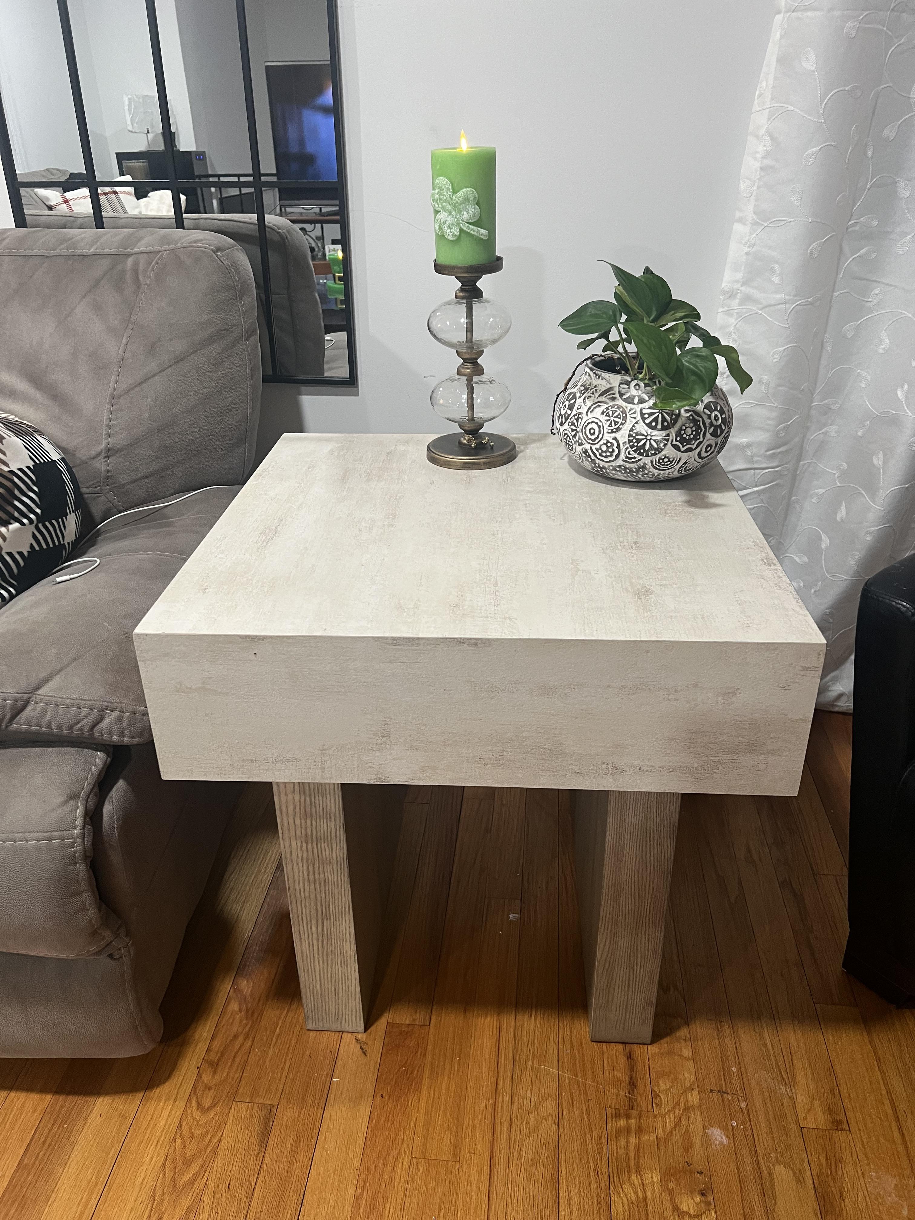 Jorlaina End Table | Ashley