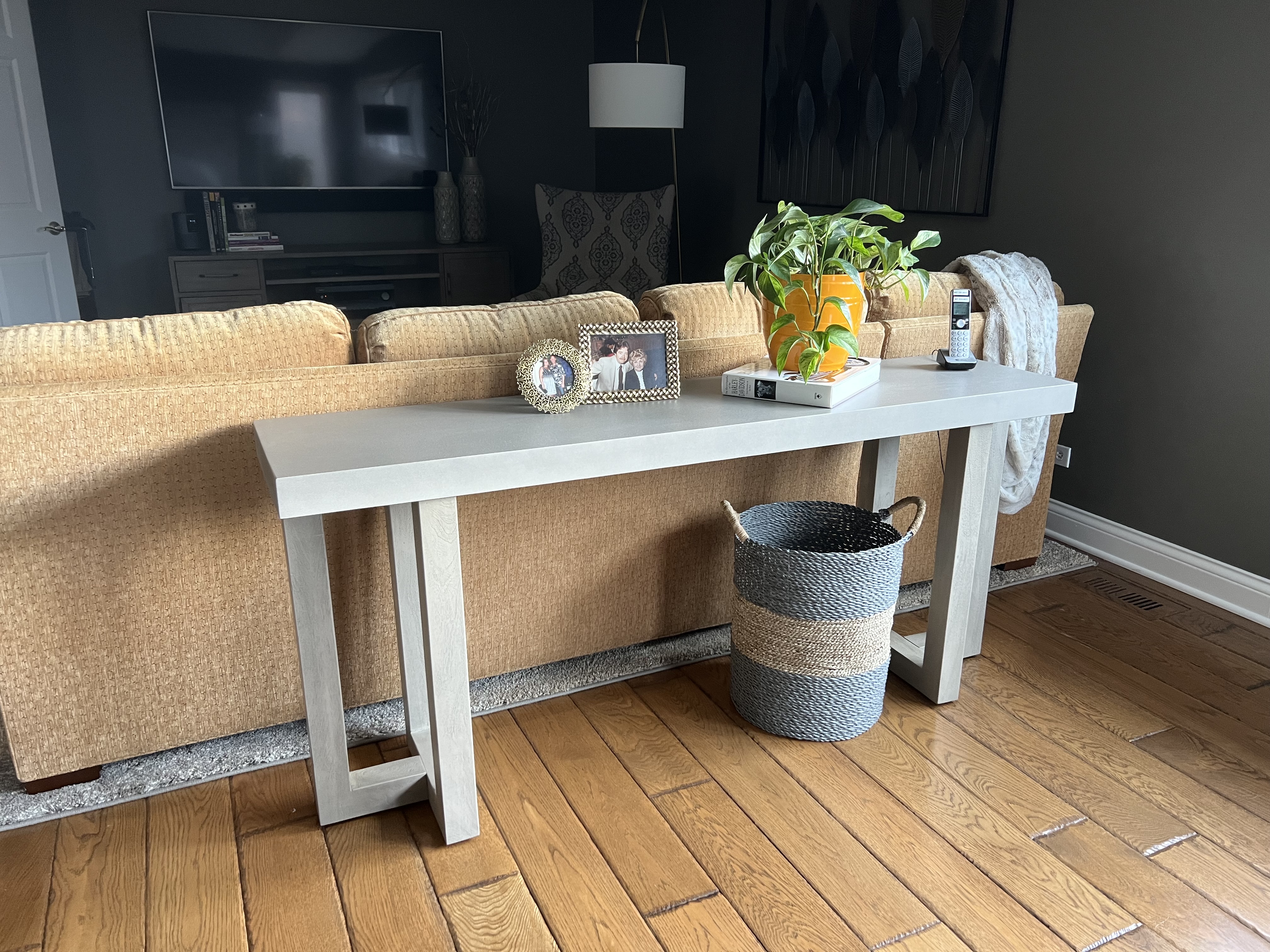 Lockthorne Sofa/Console Table | Ashley