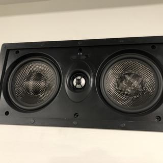 YES, the center tweeter can be adjusted.  Hope this helps someone on the fence.