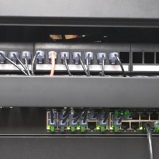 Cabling looks great, looks clean and saves space.