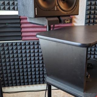 Stage Right by Monoprice Adjustable 27 - 45in Studio Monitor Stage Right by Monoprice Adjustable 27 - 45in Studio Monitor
