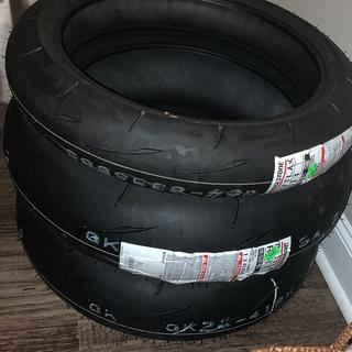 Bridgestone Battlax RS11 Racing Street Hypersport Front