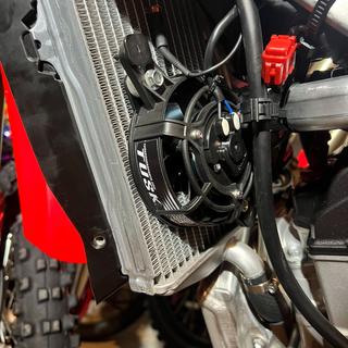 とろちゃんクールファンセット 卓上扇風機 風量3段 上下角度調整 USB YT-DF25 TOPLAND | 山善