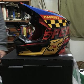 Fox Racing Youth V1 Czar Helmet | Riding Gear | Rocky Mountain ATV/MC