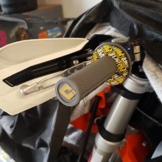 Puños ODI MX No Waffle Grises – Sistema Lock-On, Blandos Y Antideslizantes Para Motocross Y Enduro