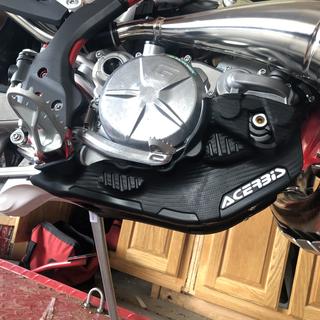 Acerbis Skid Plate With Linkage Guard For Yamaha YZ250 / YZ250X 2005 & Up | Durable Plastic Engine Protection