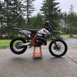Parafango Anteriore Replica OEM Polisport Per KTM | In Plastica DGP Lucida | Colore Nardo Grigio | Compatibile Con Modelli SX, EXC, XC 2016-2023