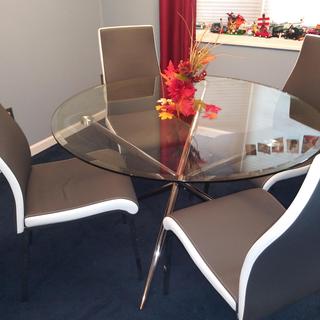 Nico Glass Dining Table | Raymour & Flanigan