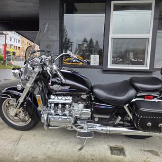 Shinko SE890 Journey Touring Radial Tires - RevZilla