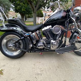 Le Pera Maverick Daddy Long Legs Seat For Harley Softail With