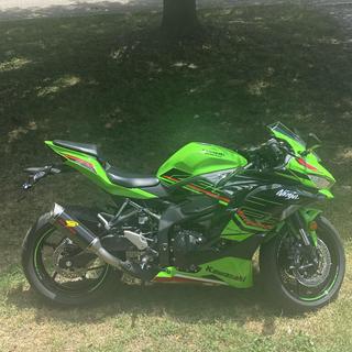 Graves Hexagonal Slip-On Exhaust Kawasaki Ninja ZX-4R / ZX Graves Hexagonal Slip-On Exhaust Kawasaki Ninja ZX-4R / ZX