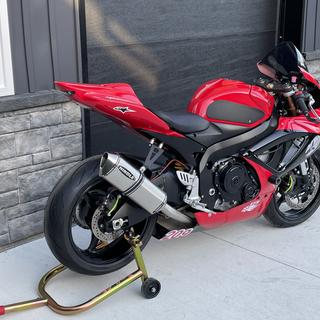 thumbnail image 2 of Universal Carbon Look Tank Pad – Protector For GSXR, R1, R6, MT07, ZX6, CBR, Ducati & More 2 of 5