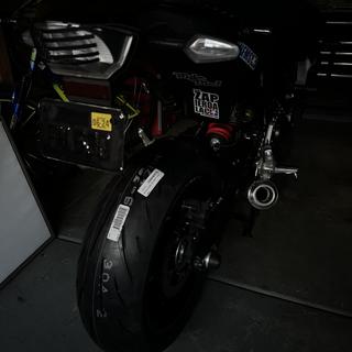 Bridgestone Battlax S22 Hypersport Front Motorcycle Tire – 120/70ZR-17 (58W) – Model 011449