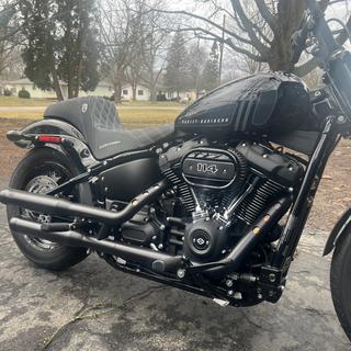Saddlemen Pro Series SDC Performance Gripper Seat For Harley Saddlemen Pro Series SDC Performance Gripper Seat For Harley