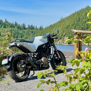 LeoVince LV-10 Slip-On Exhaust Husqvarna Svartpilen 401 / Vitpilen