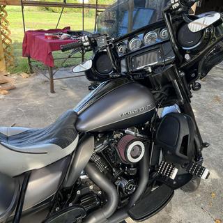 Kuryakyn Signature Series Smooth Dash Console For Harley Touring