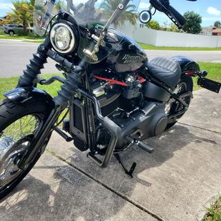 HARLEY DAVIDSON GLOSS BLACK MUSTACHE ENGINE GUARD HIGHWAY