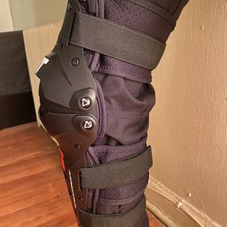 Leatt Dual Axis Knee / Shin Guards - RevZilla