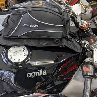 バッグ12 Cortech Super 2.0 12-Liter Strap Mounted Tank Bag - RevZilla