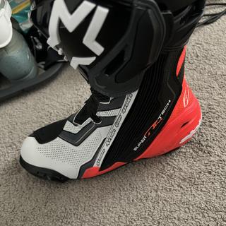 Alpinestars Supertech R Vented Boots - RevZilla