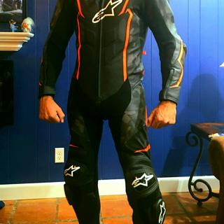 アルパインスターズ GP PLUS CAMO LEATHER タイムセール Alpinestars GP Plus Camo Leather Suit 56 Black Camo/Red