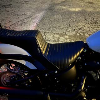 LePera Cherokee Diamond Seat - LY-020DM For 2018-2025 Harley...