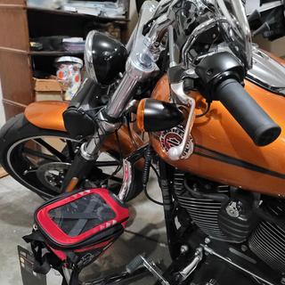 thumbnail image 2 of Oxford R-Series M2R Mini Tank Bag - 2L Magnetic Motorcycle Bag For Sport Bikes & Cruisers 2 of 14