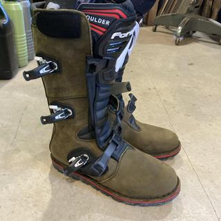 Forma Boulder Boots - RevZilla