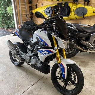 MRA Naked Racing Windscreen BMW G310R 2016-2025 - RevZilla
