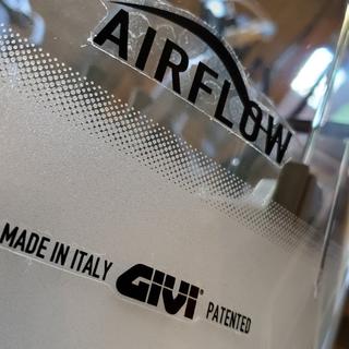 GIVI Airflow Sliding Windscreen – For Triumph Tiger 800 (2011-2013) – Clear, AF6401