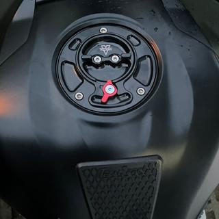 Yamaha R1 Gas Cap Vortex Racing V3 Keyless Fuel Cap For Kawasaki