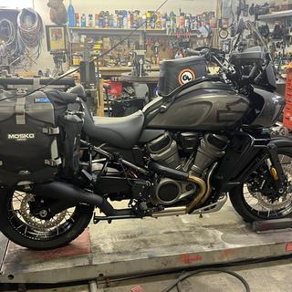 パンアメリカ1250 Vance＆Hines Vance & Hines Hi-Output Black Exhaust Muffler 2021-2023