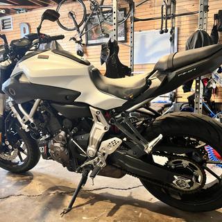 thumbnail interactive-video image 1 of FZ-07 / MT-07 Fender Eliminator Kit - Front Facing License Plate Tidy (2014-2025) 1 of 6