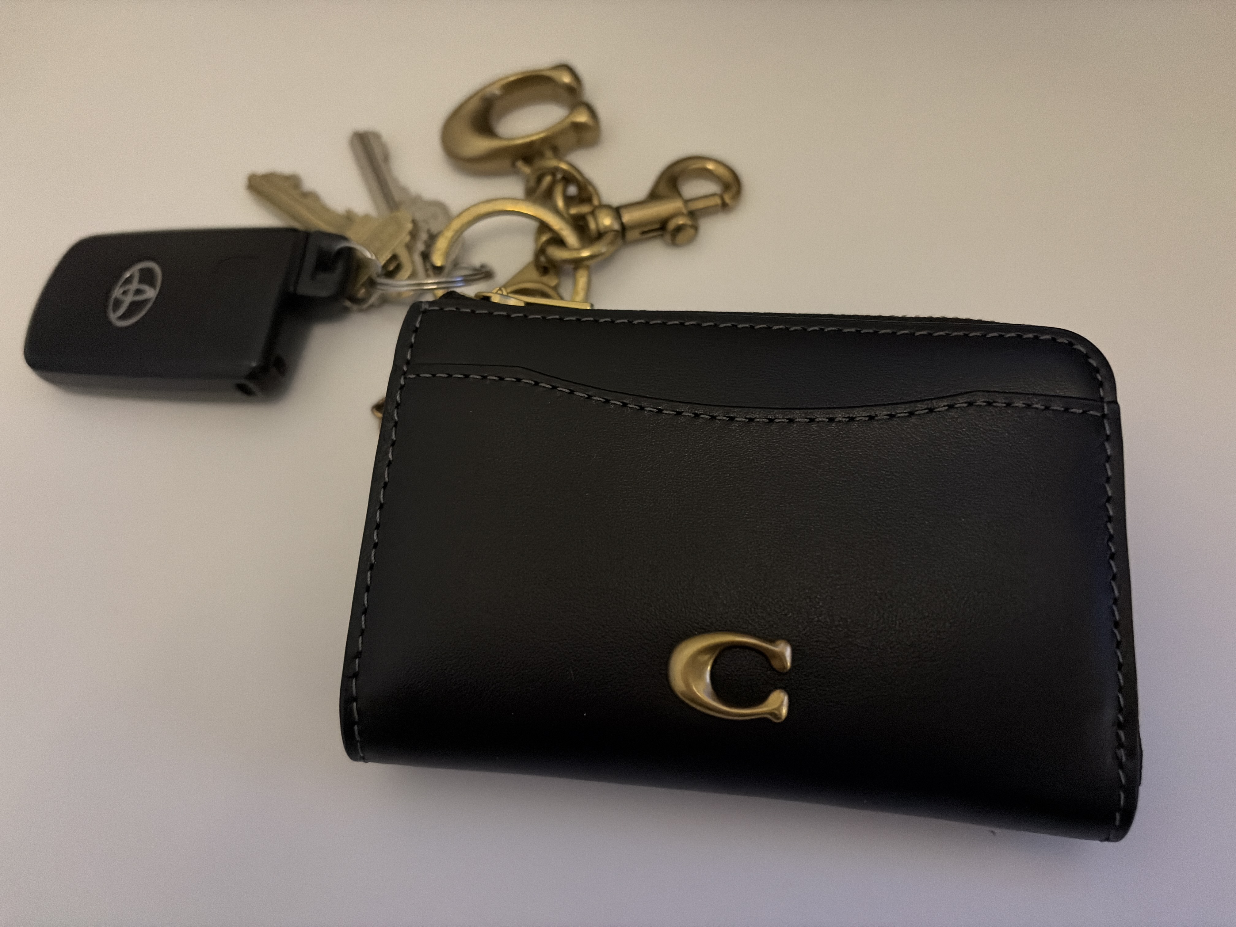 Essential Key Zip Card Case | COACH®