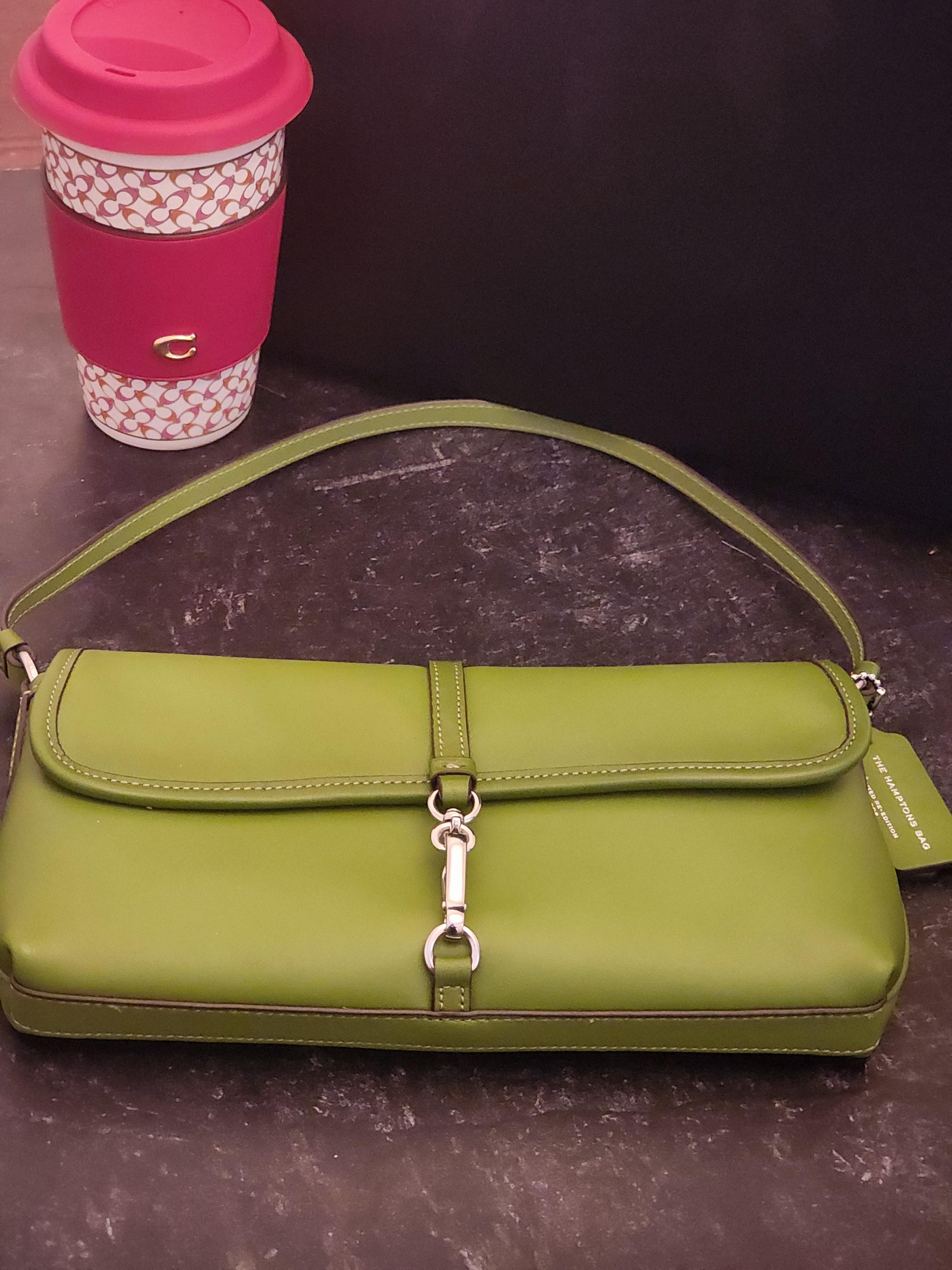 Hamptons Bag In Signature Canvas | COACH®
