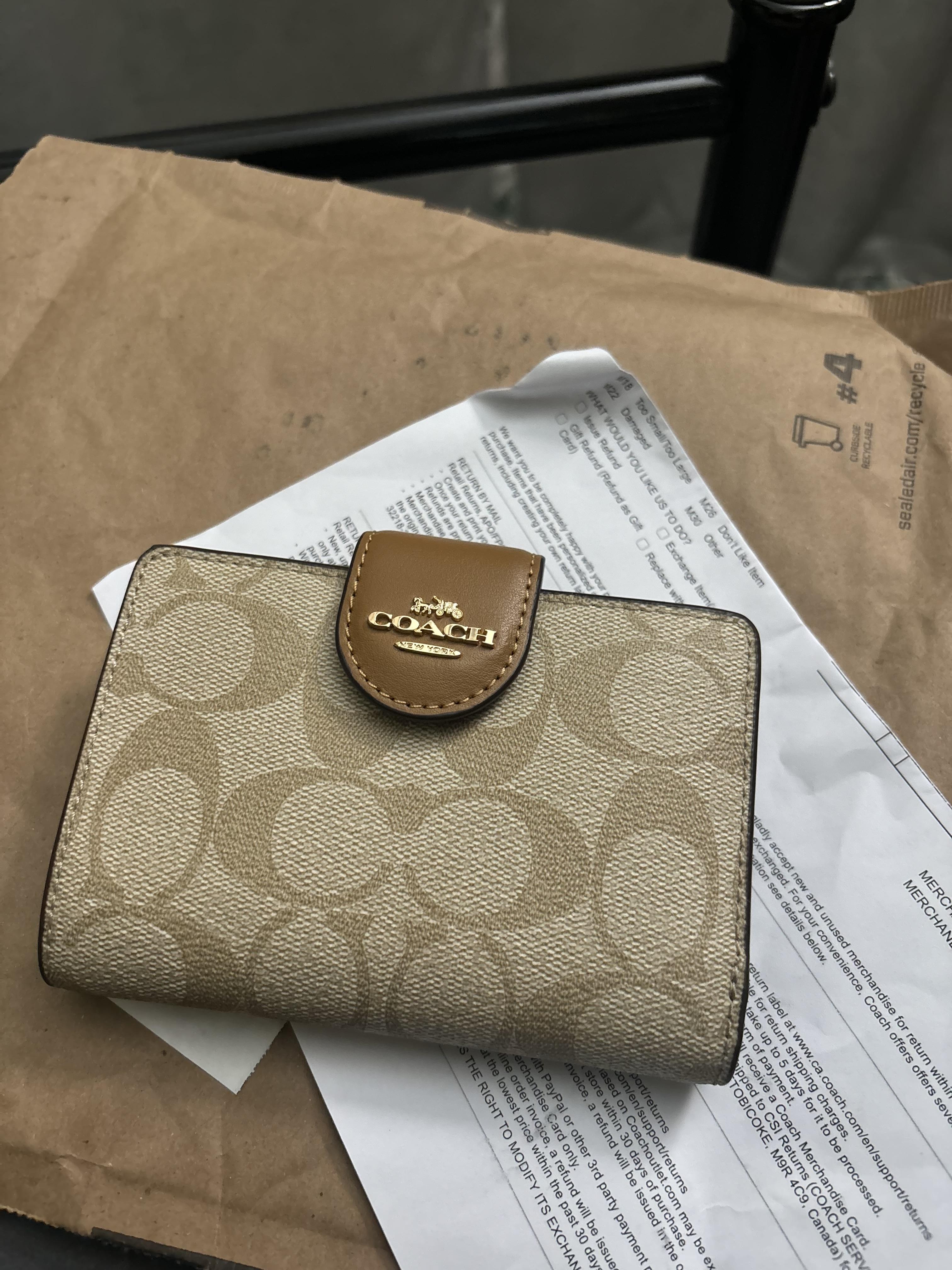 Medium Corner Zip Wallet In Signature Canvas With Jumbo Floral
